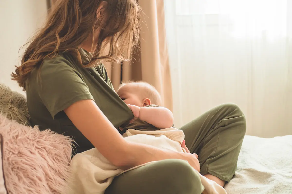 breastfeeding-and-baby-sleep-lulla-care